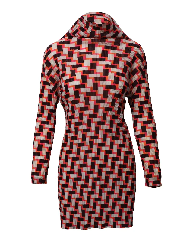 Plus-Size Women's Clothing Casual Chic Pleats Please Long Sleeve Mini Dress in Multicolor Polyester