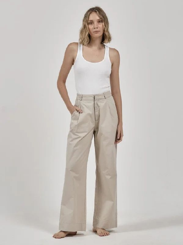 Women's Elegant Evening Attire Break Fashion Norms Artist Pleated Chino Pant - Pavement