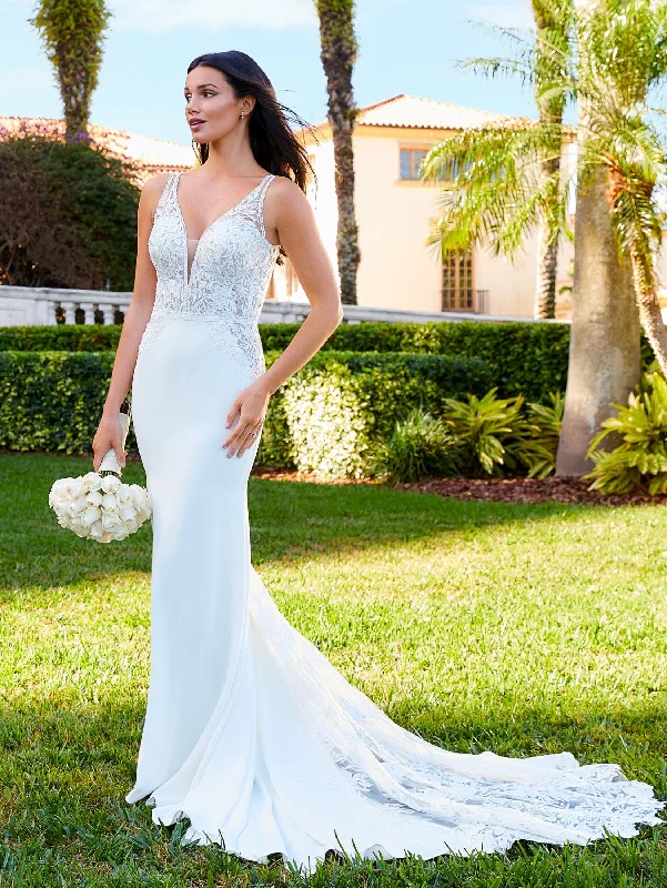 Women's Apparel And Garments Trend Leading Collection Lace V-Neck Mermaid Bridal Gown by Adrianna Papell 31194