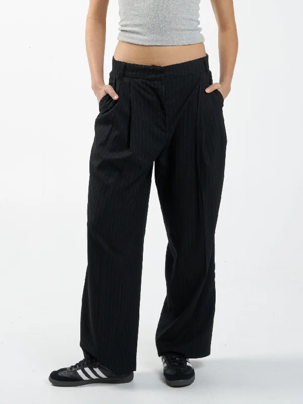 Chic Women's Garments Elegant Attire For The Modern Lady Giovanna Trouser - Charcoal