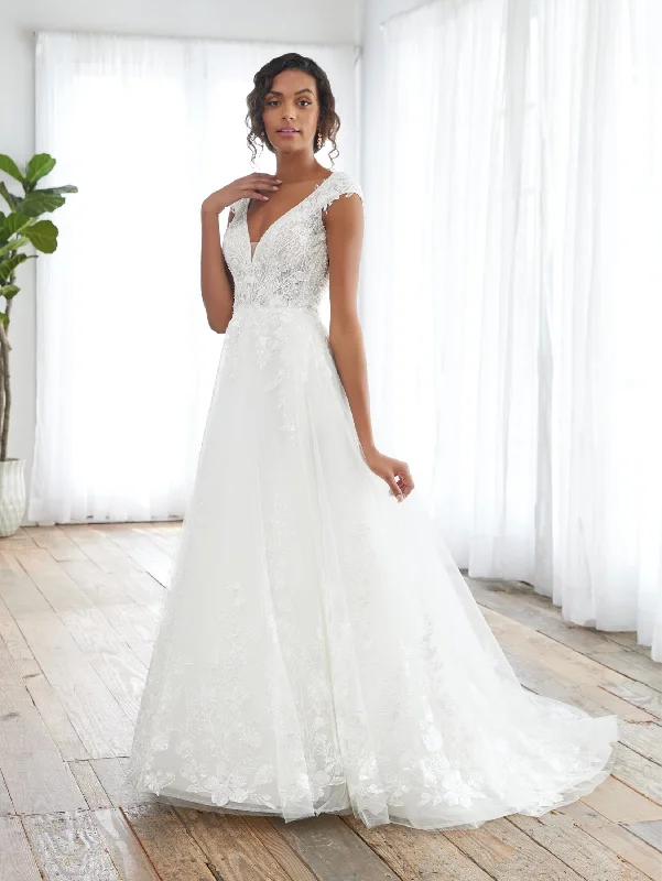 Women's Stylish Professional Garments Enjoy Discount Applique Cap Sleeve Bridal Gown by Adrianna Papell 31237