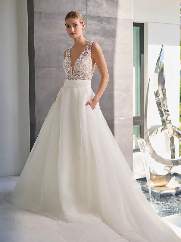 Women's Luxury Garments Timeless Elegance Redefined Organza Sleeveless Bridal Ball Gown by Adrianna Papell 31315