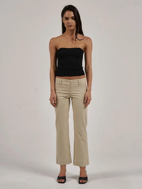 Women's Seasonal Apparel Fashion-Forward Brit Pant - Oatmeal