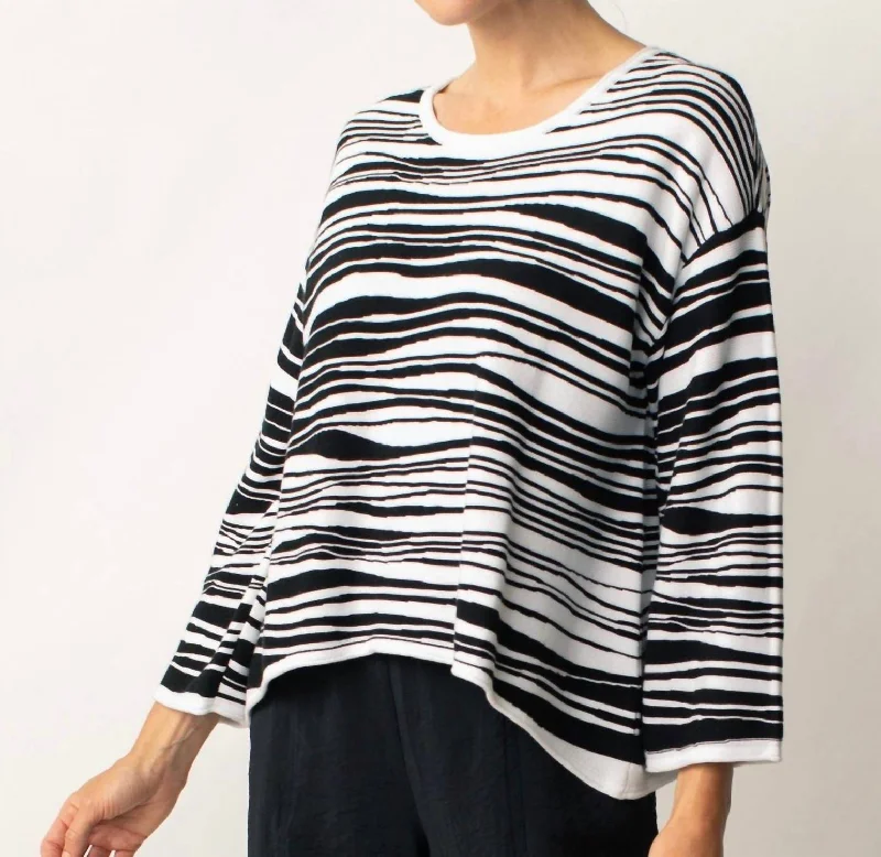 Women's Office Clothing Elegant Style Mod Wave Sweater In Black/white