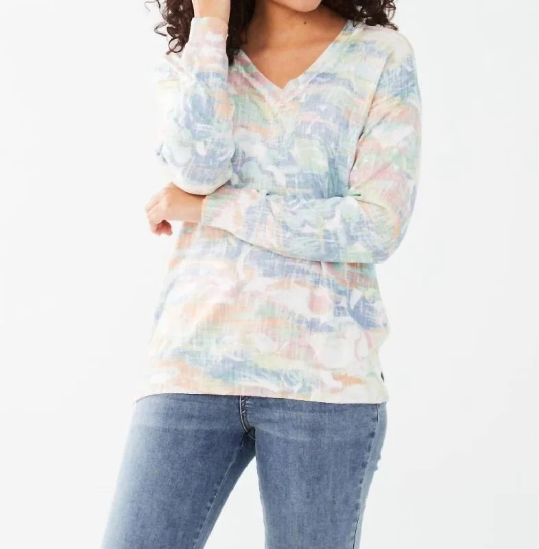 Women's Night-Out Clothes Feminine Flow Nyla Top In Bahama Print